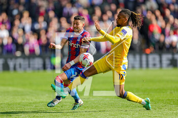 2023-04-24 - Joel Ward (2) of Crystal Palace tussles with Alex Iwobi (17) of Everton during the English championship Premier League football match between Crystal Palace and Everton on 22 April 2023 at Selhurst Park in London, England - FOOTBALL - ENGLISH CHAMP - CRYSTAL PALACE V EVERTON - ENGLISH PREMIER LEAGUE - SOCCER