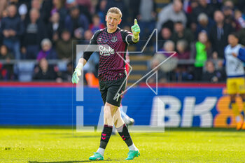 2023-04-24 - Jordan Pickford (1) of Everton during the English championship Premier League football match between Crystal Palace and Everton on 22 April 2023 at Selhurst Park in London, England - FOOTBALL - ENGLISH CHAMP - CRYSTAL PALACE V EVERTON - ENGLISH PREMIER LEAGUE - SOCCER