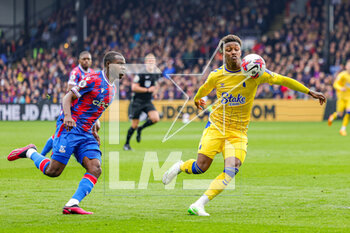2023-04-24 - Demarai Gray (11) of Everton during the English championship Premier League football match between Crystal Palace and Everton on 22 April 2023 at Selhurst Park in London, England - FOOTBALL - ENGLISH CHAMP - CRYSTAL PALACE V EVERTON - ENGLISH PREMIER LEAGUE - SOCCER