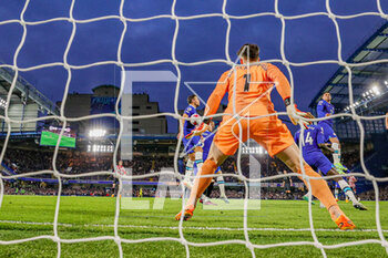 2023-04-26 - Cesar Azpilicueta (28) of Chelsea scores an own goal 0-1 during the English championship Premier League football match between Chelsea and Brentford on 26 April 2023 at Stamford Bridge in London, England - FOOTBALL - ENGLISH CHAMP - CHELSEA V BRENTFORD - ENGLISH PREMIER LEAGUE - SOCCER