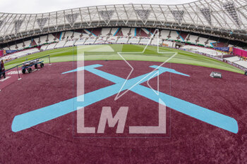 2023-04-26 - General view of the Hammers logo during the English championship Premier League football match between West Ham United and Liverpool on 26 April 2023 at the London Stadium in London, England - FOOTBALL - ENGLISH CHAMP - WEST HAM V LIVERPOOL - ENGLISH PREMIER LEAGUE - SOCCER