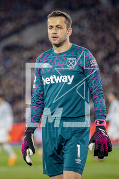 2023-04-26 - West Ham United goalkeeper Lukasz Fabianski during the English championship Premier League football match between West Ham United and Liverpool on 26 April 2023 at the London Stadium in London, England - FOOTBALL - ENGLISH CHAMP - WEST HAM V LIVERPOOL - ENGLISH PREMIER LEAGUE - SOCCER