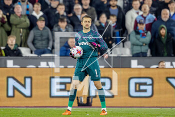 2023-04-26 - West Ham United goalkeeper Lukasz Fabianski during the English championship Premier League football match between West Ham United and Liverpool on 26 April 2023 at the London Stadium in London, England - FOOTBALL - ENGLISH CHAMP - WEST HAM V LIVERPOOL - ENGLISH PREMIER LEAGUE - SOCCER