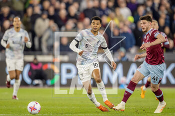 2023-04-26 - Liverpool forward Cody Gakpo (18) & West Ham United midfielder Declan Rice (41) during the English championship Premier League football match between West Ham United and Liverpool on 26 April 2023 at the London Stadium in London, England - FOOTBALL - ENGLISH CHAMP - WEST HAM V LIVERPOOL - ENGLISH PREMIER LEAGUE - SOCCER