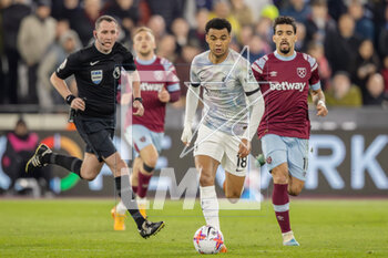 2023-04-26 - Liverpool forward Cody Gakpo during the English championship Premier League football match between West Ham United and Liverpool on 26 April 2023 at the London Stadium in London, England - FOOTBALL - ENGLISH CHAMP - WEST HAM V LIVERPOOL - ENGLISH PREMIER LEAGUE - SOCCER