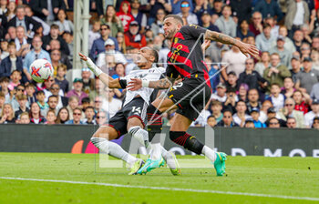 2023-04-30 - Kyle Walker (2) of Manchester City brings down Bobby Reid (14) of Fulham during the English championship Premier League football match between Fulham and Manchester City on 30 April 2023 at Craven Cottage in London, England - FOOTBALL - ENGLISH CHAMP - FULHAM V MANCHESTER CITY - ENGLISH PREMIER LEAGUE - SOCCER