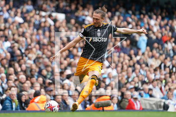 2023-05-06 - Leeds United defender Luke Ayling during the English championship Premier League football match between Manchester City and Leeds United on 6 May 2023 at the Etihad Stadium in Manchester, England - FOOTBALL - ENGLISH CHAMP - MANCHESTER CITY V LEEDS - ENGLISH PREMIER LEAGUE - SOCCER