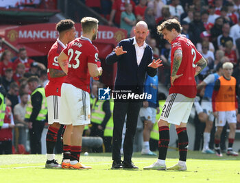 2023-05-13 - Manchester United Manager Eric Ten Hag giving instructions to his players during the English championship Premier League football match between Manchester United and Wolverhampton Wanderers on 13 May 2023 at Old Trafford in Manchester, England - FOOTBALL - ENGLISH CHAMP - MANCHESTER UNITED V WOLVERHAMPTON - ENGLISH PREMIER LEAGUE - SOCCER