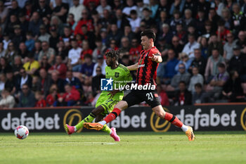 2023-05-20 - Fred (17) of Manchester United battles for possession with Kieffer Moore (21) of AFC Bournemouth during the English championship Premier League football match between Bournemouth and Manchester United on 20 May 2023 at the Vitality Stadium in Bournemouth, England - FOOTBALL - ENGLISH CHAMP - BOURNEMOUTH V MANCHESTER UNITED - ENGLISH PREMIER LEAGUE - SOCCER