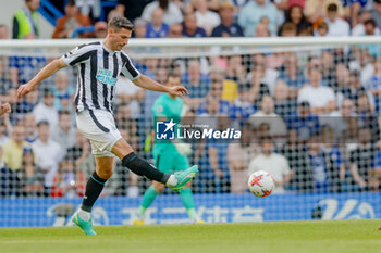 2023-05-28 - Newcastle United defender Fabian Schar during the English championship Premier League football match between Chelsea and Newcastle United on 28 May 2023 at Stamford Bridge in London, England - FOOTBALL - ENGLISH CHAMP - CHELSEA V NEWCASTLE - ENGLISH PREMIER LEAGUE - SOCCER