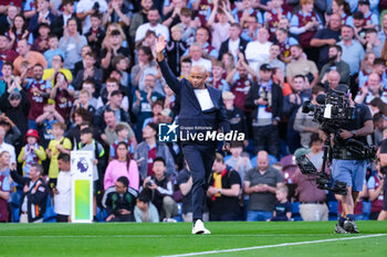 2023-08-11 - Vincent Kompany of Burnley (Manager) during the English championship Premier League football match between Burnley and Manchester City on 11 August 2023 at Turf Moor in Burnley, England - FOOTBALL - ENGLISH CHAMP - BURNLEY V MANCHESTER CITY - ENGLISH PREMIER LEAGUE - SOCCER