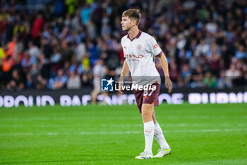 2023-08-11 - Manchester City midfielder James McAtee during the English championship Premier League football match between Burnley and Manchester City on 11 August 2023 at Turf Moor in Burnley, England - FOOTBALL - ENGLISH CHAMP - BURNLEY V MANCHESTER CITY - ENGLISH PREMIER LEAGUE - SOCCER