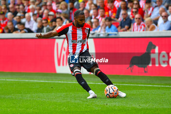 2023-08-13 - Brentford defender Rico Henry during the English championship Premier League football match between Brentford and Tottenham Hotspur on 13 August 2023 at Gtech Community Stadium in Brentford, England - FOOTBALL - ENGLISH CHAMP - BRENTFORD V TOTTENHAM - ENGLISH PREMIER LEAGUE - SOCCER