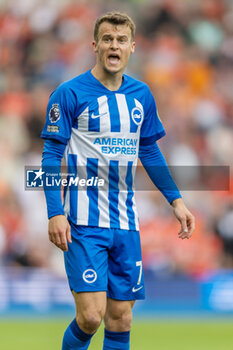 2023-08-12 - Brighton & Hove Albion midfielder Solly March during the English championship Premier League football match between Brighton and Hove Albion and Luton Town on 12 August 2023 at the American Express Community Stadium in Brighton and Hove, England - FOOTBALL - ENGLISH CHAMP - BRIGHTON V LUTON TOWN - ENGLISH PREMIER LEAGUE - SOCCER