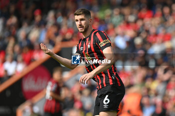 2023-08-12 - Chris Mepham (6) of AFC Bournemouth during the English championship Premier League football match between Bournemouth and West Ham United on 12 August 2023 at the Vitality Stadium in Bournemouth, England - FOOTBALL - ENGLISH CHAMP - BOURNEMOUTH V WEST HAM - ENGLISH PREMIER LEAGUE - SOCCER