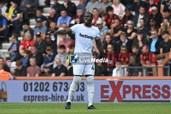 2023-08-12 - Kurt Zouma 4) of West Ham during the English championship Premier League football match between Bournemouth and West Ham United on 12 August 2023 at the Vitality Stadium in Bournemouth, England - FOOTBALL - ENGLISH CHAMP - BOURNEMOUTH V WEST HAM - ENGLISH PREMIER LEAGUE - SOCCER