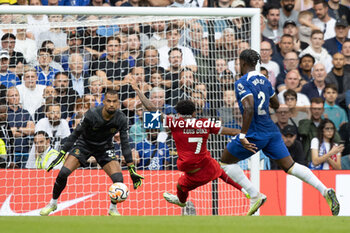 2023-08-13 - Liverpool midfielder Luis Diaz (7) scores a goal 0-1 during the English championship Premier League football match between Chelsea and Liverpool on 13 August 2023 at Stamford Bridge in London, England - FOOTBALL - ENGLISH CHAMP - CHELSEA V LIVERPOOL - ENGLISH PREMIER LEAGUE - SOCCER