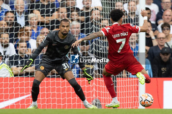 2023-08-13 - Liverpool midfielder Luis Diaz (7) scores a goal 0-1 during the English championship Premier League football match between Chelsea and Liverpool on 13 August 2023 at Stamford Bridge in London, England - FOOTBALL - ENGLISH CHAMP - CHELSEA V LIVERPOOL - ENGLISH PREMIER LEAGUE - SOCCER