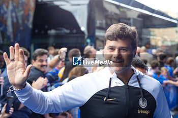 2023-08-13 - Chelsea manager Mauricio Pochettino arrives at Stamford Bridge before the English championship Premier League football match between Chelsea and Liverpool on 13 August 2023 at Stamford Bridge in London, England - FOOTBALL - ENGLISH CHAMP - CHELSEA V LIVERPOOL - ENGLISH PREMIER LEAGUE - SOCCER