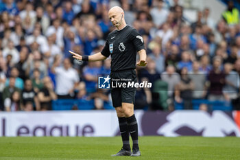 2023-08-13 - Referee Anthony Taylor during the English championship Premier League football match between Chelsea and Liverpool on 13 August 2023 at Stamford Bridge in London, England - FOOTBALL - ENGLISH CHAMP - CHELSEA V LIVERPOOL - ENGLISH PREMIER LEAGUE - SOCCER