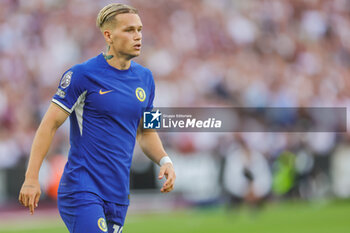 2023-08-20 - Chelsea midfielder Mykhaylo Mudryk (10) during the English championship Premier League football match between West Ham United and Chelsea on 20 August 2023 at the London Stadium in London, England - FOOTBALL - ENGLISH CHAMP - WEST HAM V CHELSEA - ENGLISH PREMIER LEAGUE - SOCCER