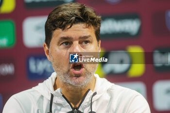 2023-08-20 - Chelsea manager Mauricio Pochettino during the post match press conference after the English championship Premier League football match between West Ham United and Chelsea on 20 August 2023 at the London Stadium in London, England - FOOTBALL - ENGLISH CHAMP - WEST HAM V CHELSEA - ENGLISH PREMIER LEAGUE - SOCCER