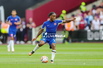 2023-08-20 - Chelsea forward Raheem Sterling during the English championship Premier League football match between West Ham United and Chelsea on 20 August 2023 at the London Stadium in London, England - FOOTBALL - ENGLISH CHAMP - WEST HAM V CHELSEA - ENGLISH PREMIER LEAGUE - SOCCER
