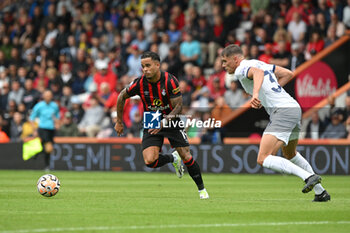 2023-08-26 - Justin Kluivert (19) of AFC Bournemouth and Micky van de Ven (37) of Tottenham Hotspur during the English championship Premier League football match between Bournemouth and Tottenham Hotspur on 26 August 2023 at the Vitality Stadium in Bournemouth, England - FOOTBALL - ENGLISH CHAMP - BOURNEMOUTH V TOTTENHAM - ENGLISH PREMIER LEAGUE - SOCCER
