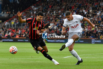2023-08-26 - Micky van de Ven (37) of Tottenham Hotspur and Dominic Solanke (9) of AFC Bournemouth during the English championship Premier League football match between Bournemouth and Tottenham Hotspur on 26 August 2023 at the Vitality Stadium in Bournemouth, England - FOOTBALL - ENGLISH CHAMP - BOURNEMOUTH V TOTTENHAM - ENGLISH PREMIER LEAGUE - SOCCER