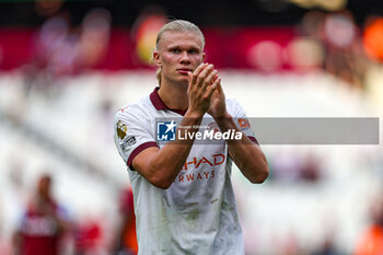 2023-09-16 - Erling Haaland (9) of Manchester City thanks fans at full time during the Premier League match between West Ham United and Manchester City at the London Stadium, London, England on 16 September 2023. Photo Nigel Keene/ProSportsImages / DPPI - FOOTBALL - ENGLISH CHAMP - WEST HAM V MANCHESTER CITY - ENGLISH PREMIER LEAGUE - SOCCER