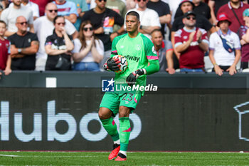 2023-09-16 - Alphonse Areola (23) of West Ham during the Premier League match between West Ham United and Manchester City at the London Stadium, London, England on 16 September 2023. Photo Nigel Keene/ProSportsImages / DPPI - FOOTBALL - ENGLISH CHAMP - WEST HAM V MANCHESTER CITY - ENGLISH PREMIER LEAGUE - SOCCER