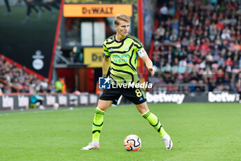 2023-09-30 - Martin Odegaard (8) of Arsenal during the English championship Premier League football match between Bournemouth and Arsenal on 30 September 2023 at the Vitality Stadium in Bournemouth, England - FOOTBALL - ENGLISH CHAMP - BOURNEMOUTH V ARSENAL - ENGLISH PREMIER LEAGUE - SOCCER