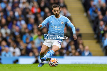 2023-10-21 - Bernardo Silva (20) of Manchester City during the English championship Premier League football match between Manchester City and Brighton and Hove Albion on 21 October 2023 at the Etihad Stadium in Manchester, England - FOOTBALL - ENGLISH CHAMP - MANCHESTER CITY V BRIGHTON - ENGLISH PREMIER LEAGUE - SOCCER