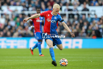2023-10-21 - Will Hughes of Crystal Palace during the English championship Premier League football match between Newcastle United and Crystal Palace on 21 October 2023 at St. James's Park in Newcastle, England - FOOTBALL - ENGLISH CHAMP - NEWCASTLE V CRYSTAL PALACE - ENGLISH PREMIER LEAGUE - SOCCER