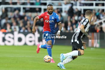 2023-10-21 - Jordan Ayew of Crystal Palace during the English championship Premier League football match between Newcastle United and Crystal Palace on 21 October 2023 at St. James's Park in Newcastle, England - FOOTBALL - ENGLISH CHAMP - NEWCASTLE V CRYSTAL PALACE - ENGLISH PREMIER LEAGUE - SOCCER