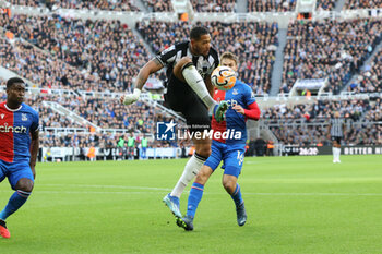 2023-10-21 - Joelinton of Newcastle during the English championship Premier League football match between Newcastle United and Crystal Palace on 21 October 2023 at St. James's Park in Newcastle, England - FOOTBALL - ENGLISH CHAMP - NEWCASTLE V CRYSTAL PALACE - ENGLISH PREMIER LEAGUE - SOCCER