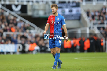 2023-10-21 - Joachim Andersen of Crystal Palace during the English championship Premier League football match between Newcastle United and Crystal Palace on 21 October 2023 at St. James's Park in Newcastle, England - FOOTBALL - ENGLISH CHAMP - NEWCASTLE V CRYSTAL PALACE - ENGLISH PREMIER LEAGUE - SOCCER