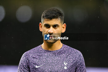 2023-10-23 - Cristian Romero (17) of Tottenham warms up during the English championship Premier League football match between Tottenham Hotspur and Fulham on 23 October 2023 at Tottenham Hotspur Stadium in London, England - FOOTBALL - ENGLISH CHAMP - TOTTENHAM V FULHAM - ENGLISH PREMIER LEAGUE - SOCCER