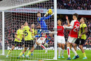 2023-11-11 - William Saliba (2) of Arsenal scores a goal 2-1 during the English championship Premier League football match between Arsenal and Burnley on 11 November 2023 at the Emirates Stadium in London, England - FOOTBALL - ENGLISH CHAMP - ARSENAL V BURNLEY - ENGLISH PREMIER LEAGUE - SOCCER