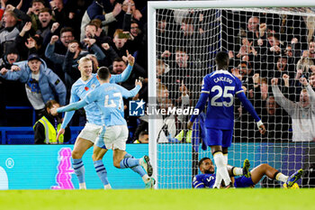 2023-11-13 - Erling Haaland (9) of Manchester City scores a goal and celebrates 2-3 during the English championship Premier League football match between Chelsea and Manchester City on 12 November 2023 at Stamford Bridge in London, England - FOOTBALL - ENGLISH CHAMP - CHELSEA V MANCHESTER CITY - ENGLISH PREMIER LEAGUE - SOCCER