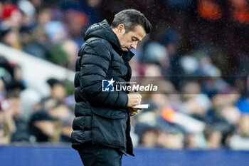 2023-11-12 - Fulham Manager Marco Silva takes notes during the English championship Premier League football match between Aston Villa and Fulham on 12 November 2023 at Villa Park in Birmingham, England - FOOTBALL - ENGLISH CHAMP - ASTON VILLA V FULHAM - ENGLISH PREMIER LEAGUE - SOCCER