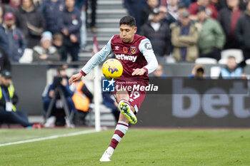2023-11-12 - West Ham United defender Edson Alvarez (19) during the English championship Premier League football match between West Ham United and Nottingham Forest on 12 November 2023 at the London Stadium in London, England - FOOTBALL - ENGLISH CHAMP - WEST HAM V NOTTINGHAM - ENGLISH PREMIER LEAGUE - SOCCER