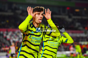 2023-11-25 - Arsenal midfielder Kai Havertz scores a goal 0-1 and celebrates during the English championship Premier League football match between Brentford and Arsenal on 25 November 2023 at Gtech Community Stadium in Brentford, England - FOOTBALL - ENGLISH CHAMP - BRENTFORD V ARSENAL - ENGLISH PREMIER LEAGUE - SOCCER