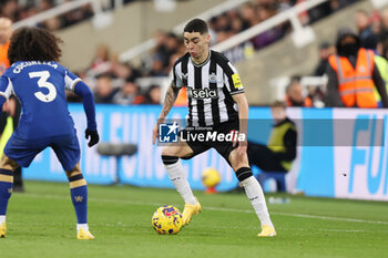 2023-11-25 - Miguel Almiron of Newcastle during the English championship Premier League football match between Newcastle United and Chelsea on 25 November 2023 at St James's Park in Newcastle, England - FOOTBALL - ENGLISH CHAMP - NEWCASTLE V CHELSEA - ENGLISH PREMIER LEAGUE - SOCCER