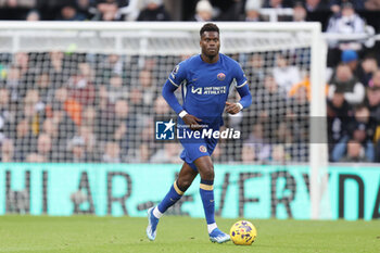 2023-11-25 - Benoit Badiashile of Chelsea during the English championship Premier League football match between Newcastle United and Chelsea on 25 November 2023 at St James's Park in Newcastle, England - FOOTBALL - ENGLISH CHAMP - NEWCASTLE V CHELSEA - ENGLISH PREMIER LEAGUE - SOCCER