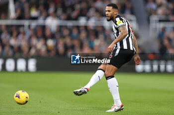 2023-11-25 - Jamaal Lascelles of Newcastle during the English championship Premier League football match between Newcastle United and Chelsea on 25 November 2023 at St James's Park in Newcastle, England - FOOTBALL - ENGLISH CHAMP - NEWCASTLE V CHELSEA - ENGLISH PREMIER LEAGUE - SOCCER