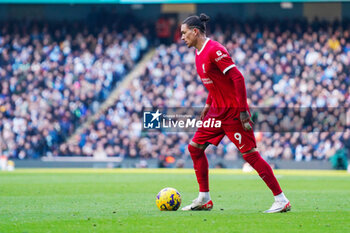 2023-11-25 - Liverpool forward Darwin Nunez during the English championship Premier League football match between Manchester City and Liverpool on 25 November 2023 at the Etihad Stadium in Manchester, England - FOOTBALL - ENGLISH CHAMP - MANCHESTER CITY V LIVERPOOL - ENGLISH PREMIER LEAGUE - SOCCER