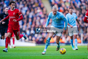 2023-11-25 - Manchester City forward Erling Haaland during the English championship Premier League football match between Manchester City and Liverpool on 25 November 2023 at the Etihad Stadium in Manchester, England - FOOTBALL - ENGLISH CHAMP - MANCHESTER CITY V LIVERPOOL - ENGLISH PREMIER LEAGUE - SOCCER