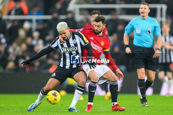 2023-12-02 - Bruno Guimaraes of Newcastle and Bruno Fernandes of Manchester United during the English championship Premier League football match between Newcastle United and Manchester United on 2 December 2023 at St James’ Park in Newcastle, England - FOOTBALL - ENGLISH CHAMP - NEWCASTLE V MANCHESTER UNITED - ENGLISH PREMIER LEAGUE - SOCCER