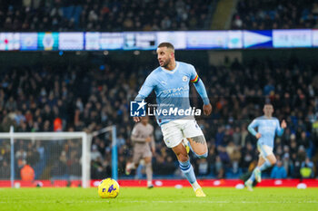 2023-12-03 - Manchester City defender Kyle Walker during the English championship Premier League football match between Manchester City and Tottenham Hotspur on 3 December 2023 at the Etihad Stadium in Manchester, England - FOOTBALL - ENGLISH CHAMP - MANCHESTER CITY V TOTTENHAM - ENGLISH PREMIER LEAGUE - SOCCER